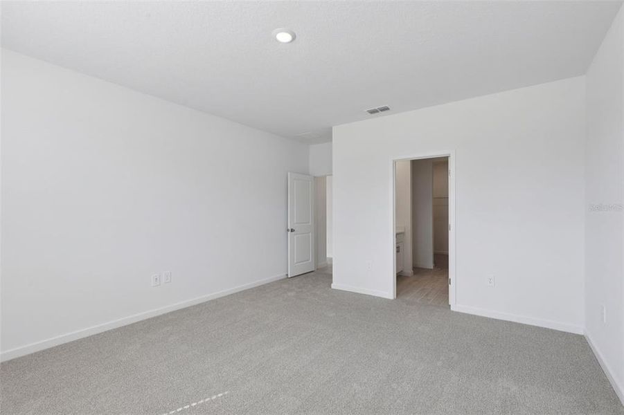 Spacious, unfurnished interior of a new home in , Palm Coast (Image 23).