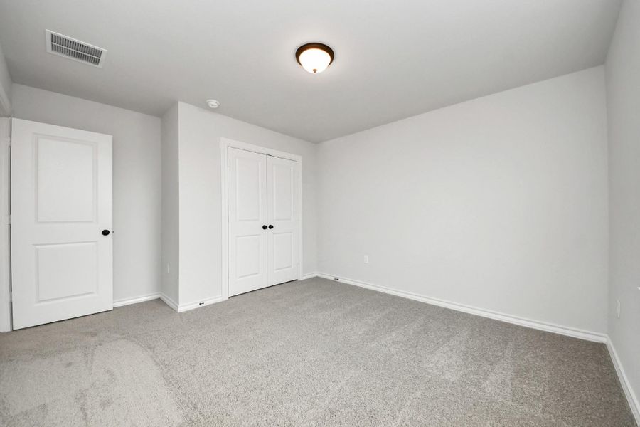 Spacious, unfurnished interior of a new home in The Enclave at Spring Branch, Montgomery (Image 39).