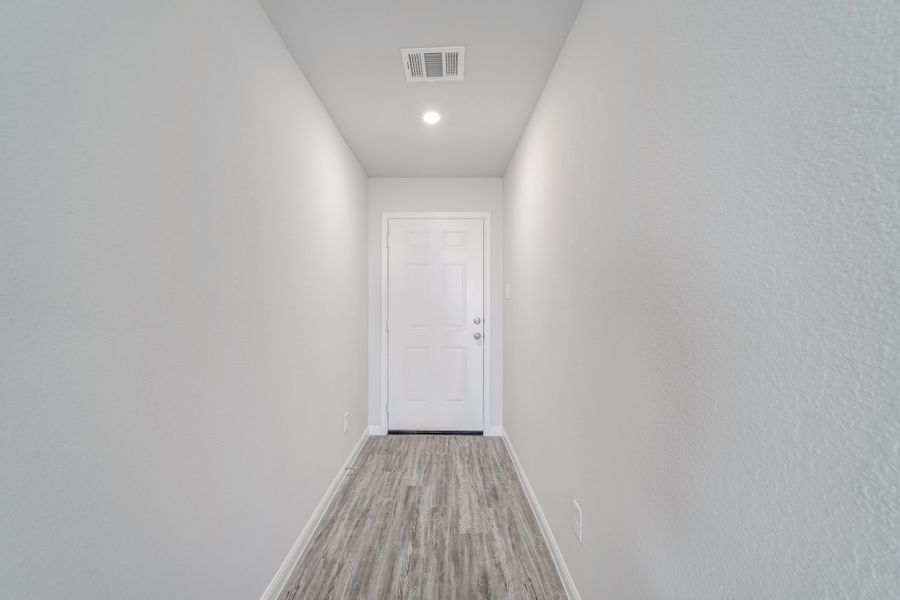 Representative unfurnished interior of a home built from the Jackson by National HomeCorp in Forest Ridge, Edgefield (Image 27).