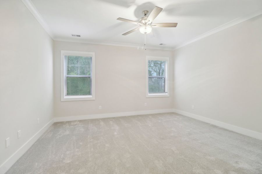 Representative unfurnished interior of a home built from the Baymore II by Great Southern Homes in Edwards Ridge, Central (Image 17).