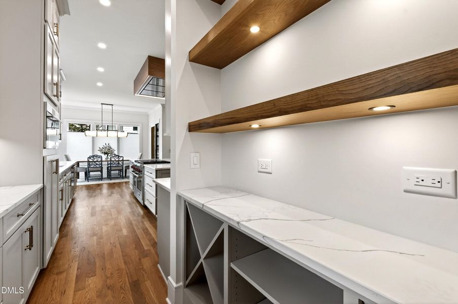 Carson (32) Carson (32)