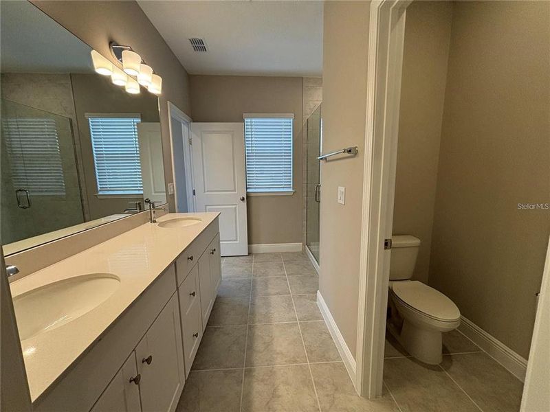 Furnished interior view inside a new home in , Winter Garden (Image 11).