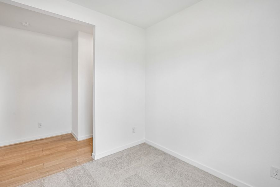 Spacious, unfurnished interior of a new home in Raburn Reserve 50s, Tomball (Image 33).