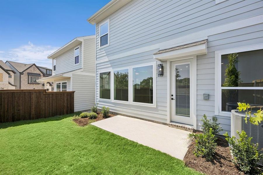 Front exterior of a new home in Greenville Heights, Dallas, TX, highlighting curb appeal (Image 23). Front exterior of a new home in Greenville Heights, Dallas, TX, highlighting curb appeal (Image 23).