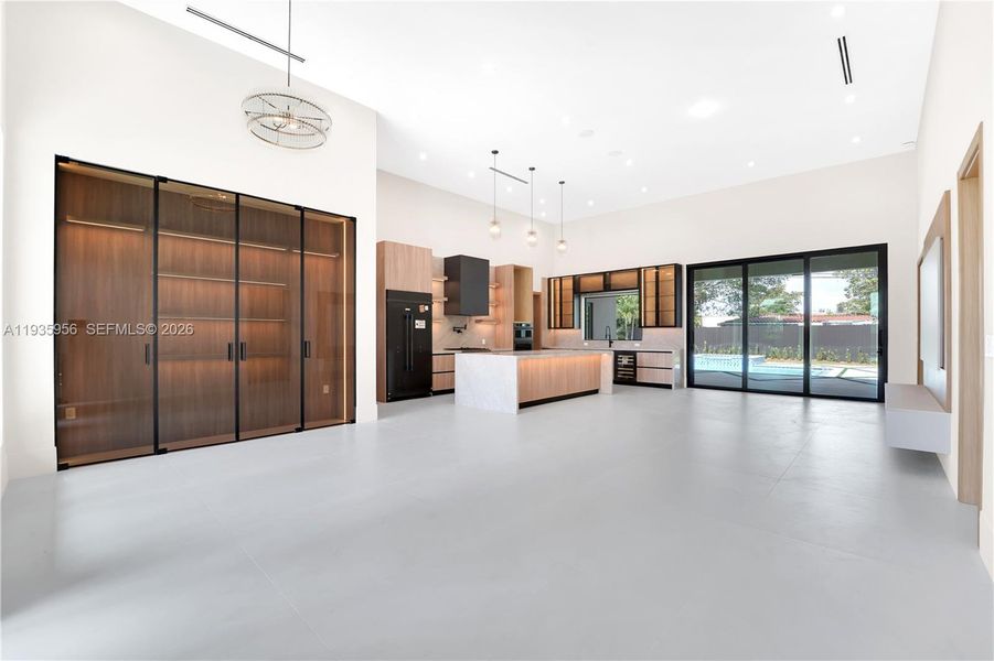 Spacious, unfurnished interior of a new home in , Miami (Image 41).