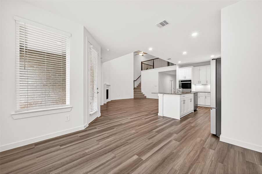 Spacious, unfurnished interior of a new home in Harvest Green, Richmond (Image 20).