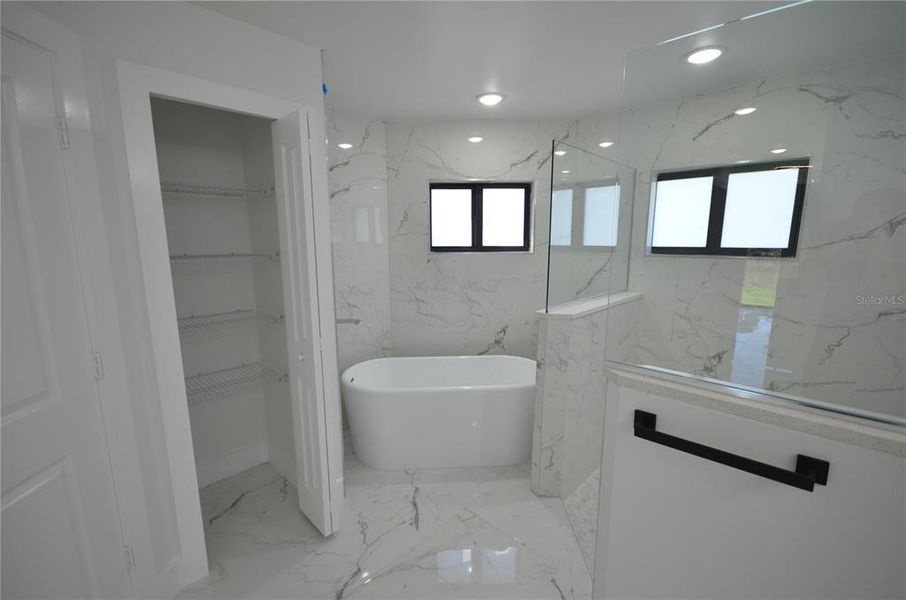 Furnished interior view inside a new home in , Lehigh Acres (Image 8).