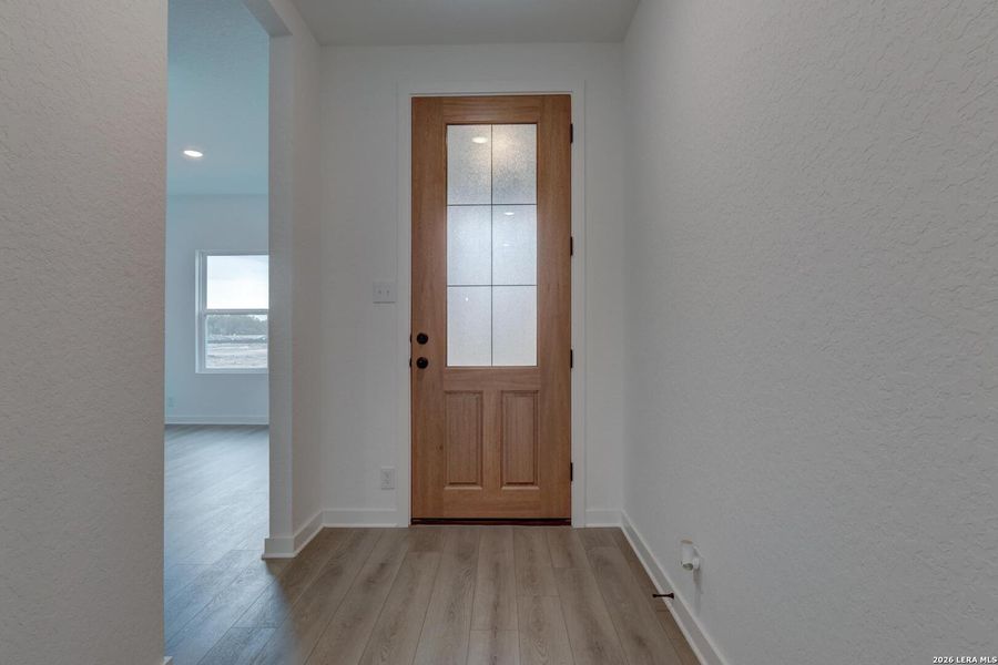 Spacious, unfurnished interior of a new home in Hennersby Hollow, San Antonio (Image 17). Spacious, unfurnished interior of a new home in Hennersby Hollow, San Antonio (Image 17).
