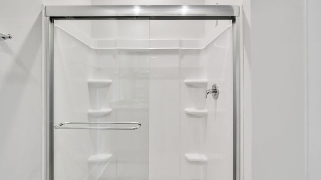 Representative interior finishes for a home built from the ACADIA by D.R. Horton in Rolling Hills, Bolivia (Image 17).