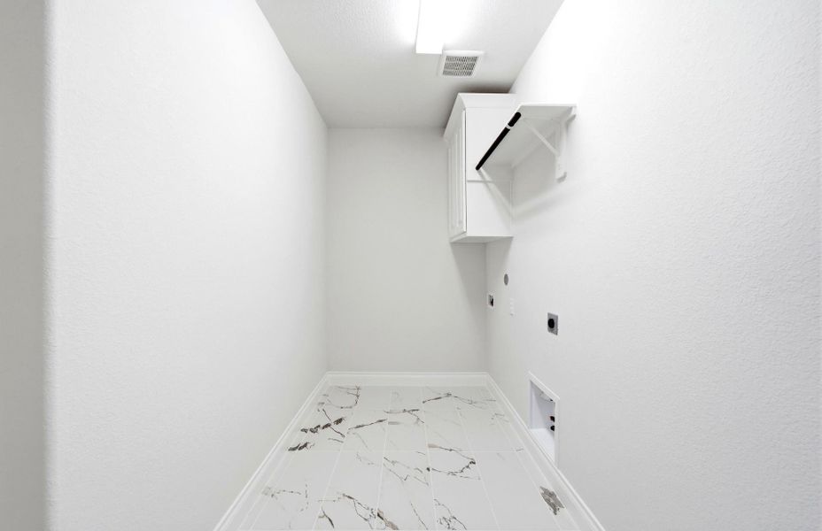 Spacious, unfurnished interior of a new home in The Highlands 55′, Porter (Image 29).