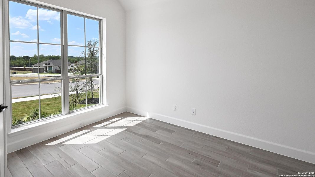 Spacious, unfurnished interior of a new home in Homestead 55', Cibolo (Image 28).