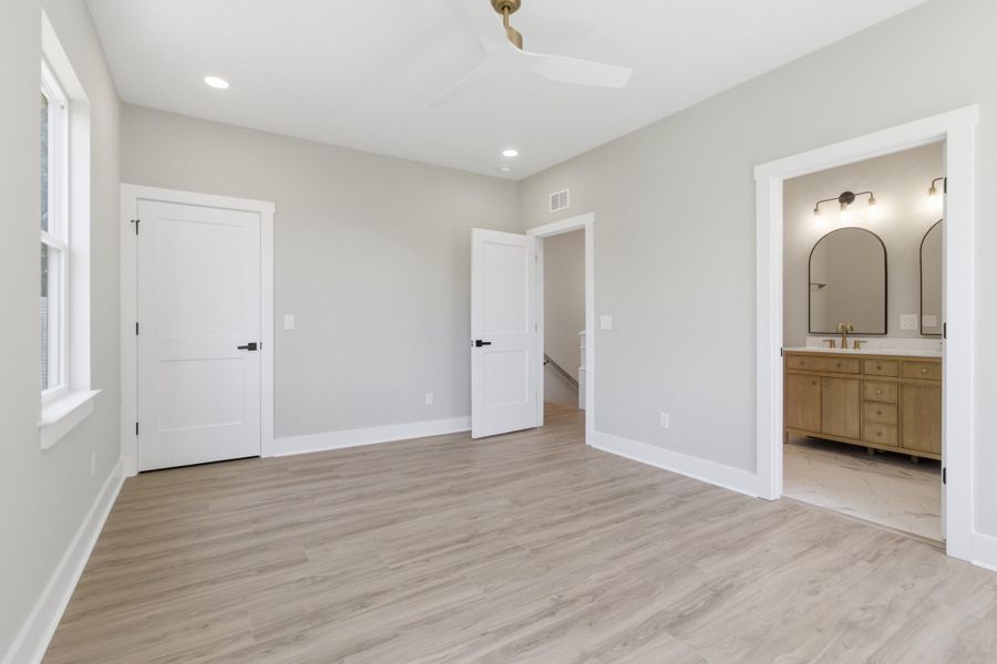 Spacious, unfurnished interior of a new home in , North Charleston (Image 33).