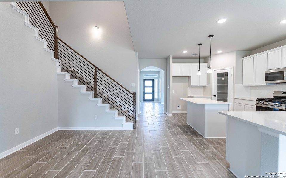 Spacious, unfurnished interior of a new home in Homestead, Schertz (Image 10).