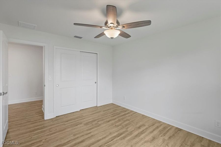 Spacious, unfurnished interior of a new home in Cape Coral, Cape Coral (Image 31).
