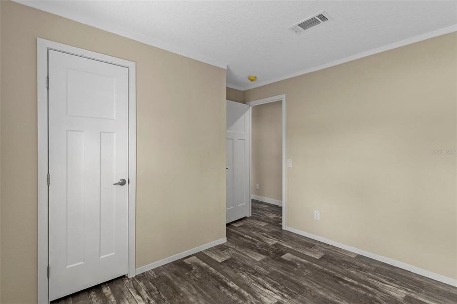 Spacious, unfurnished interior of a new home in , Dade City (Image 32).