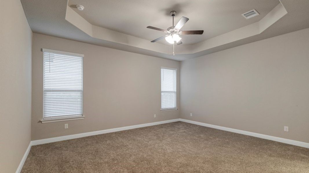 Representative unfurnished interior of a home built from the Guadalupe by D.R. Horton in Eden Ranch, Arlington (Image 27).