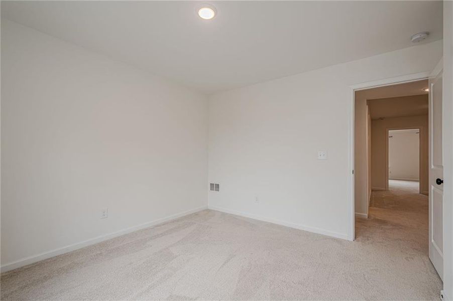 Spacious, unfurnished interior of a new home in , Atlanta (Image 32).