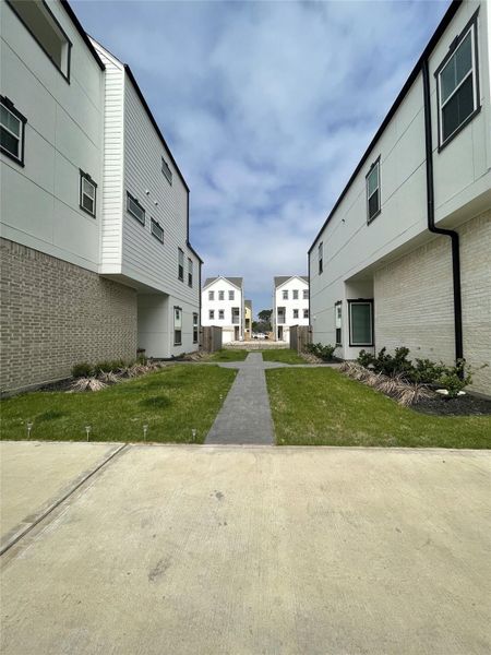 Exterior details and patio area of a home in , Houston (Image 25).