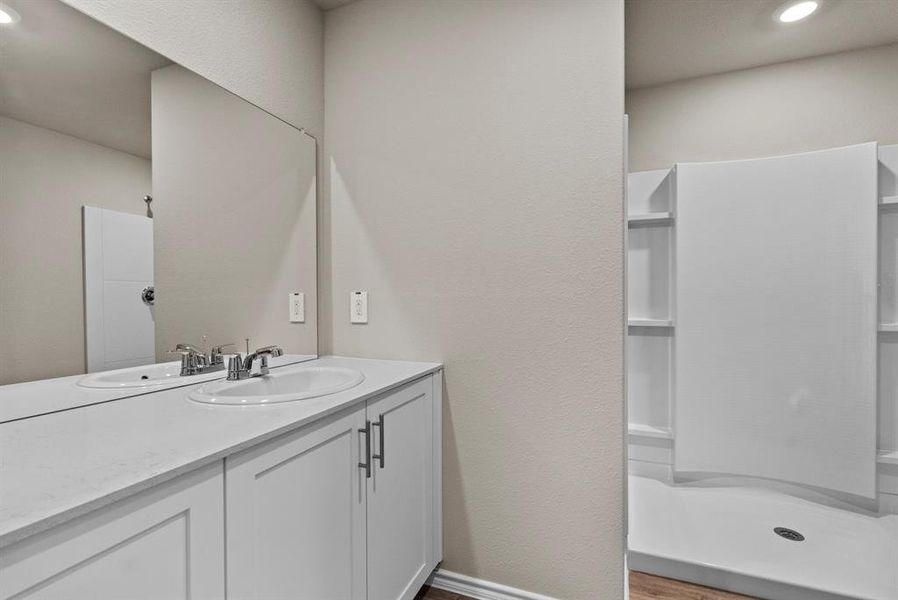 Furnished interior view inside a new home in , Fort Worth (Image 6).