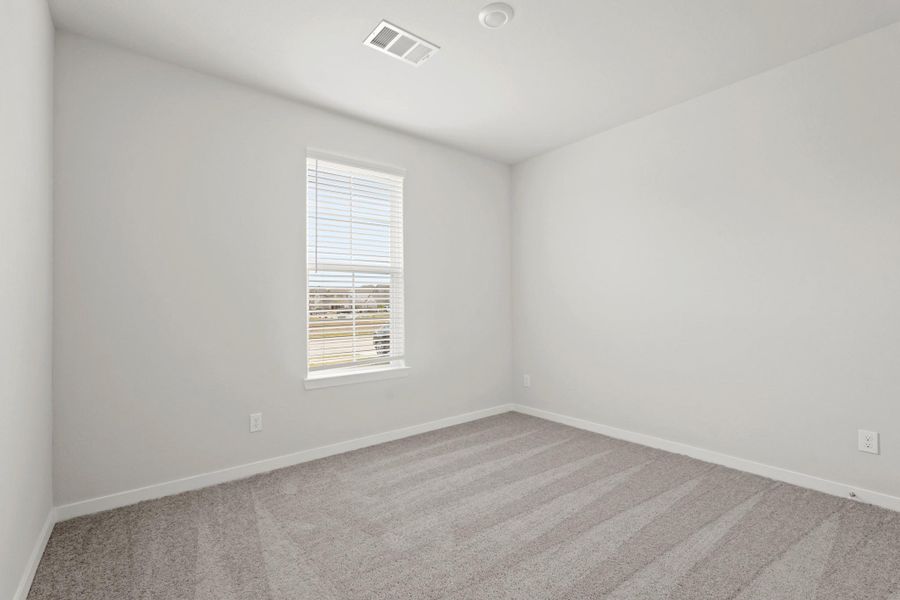 Spacious, unfurnished interior of a new home in Lago Mar, Texas City (Image 14).