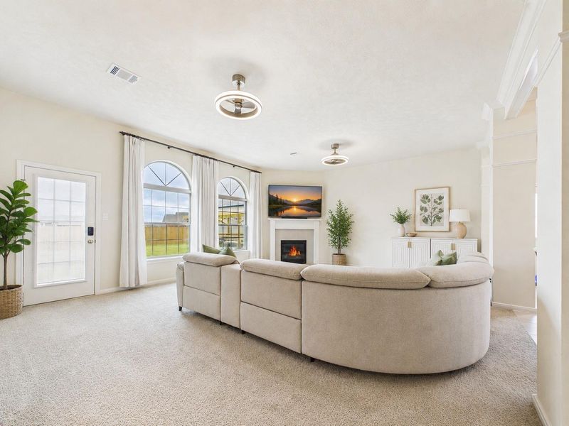 Furnished interior view inside a new home in Pedregal, Galveston (Image 5).