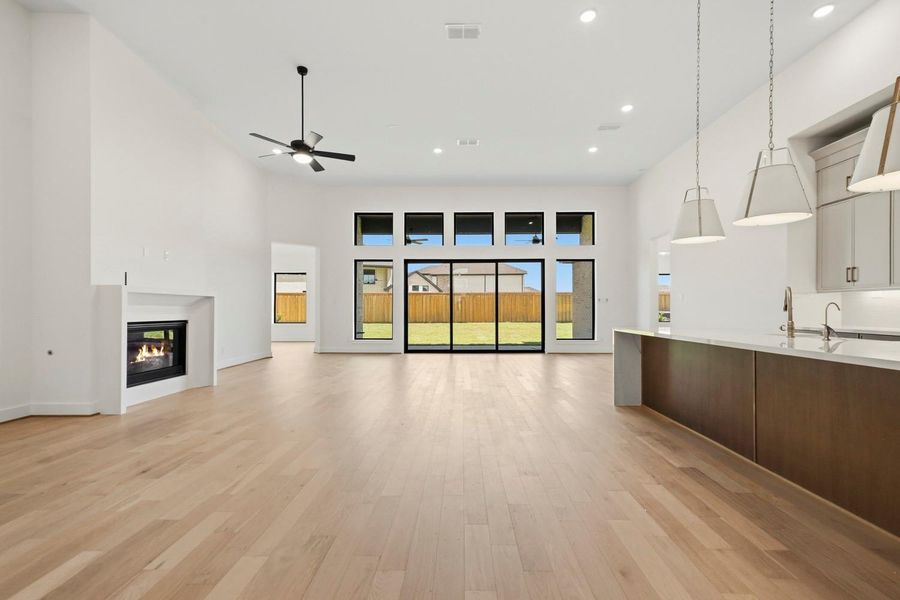 Spacious, unfurnished interior of a new home in Dunham Pointe 70', Cypress (Image 12).