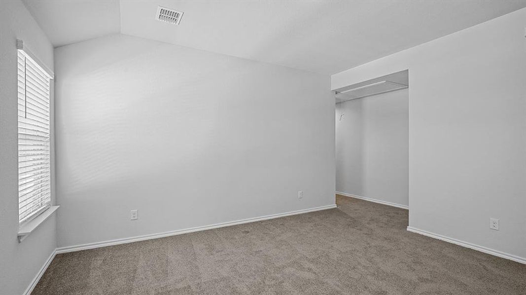 Spacious, unfurnished interior of a new home in Springhill South, Boyd (Image 20).
