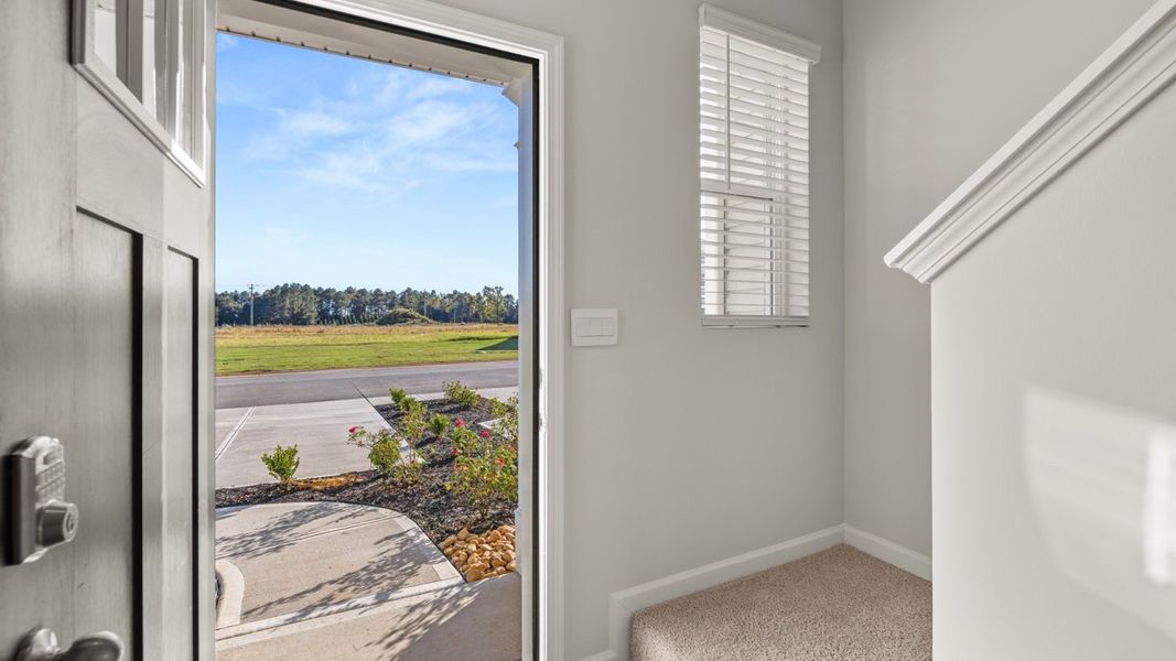 Spacious, unfurnished interior of a new home in Weatherstone, Grovetown (Image 14).