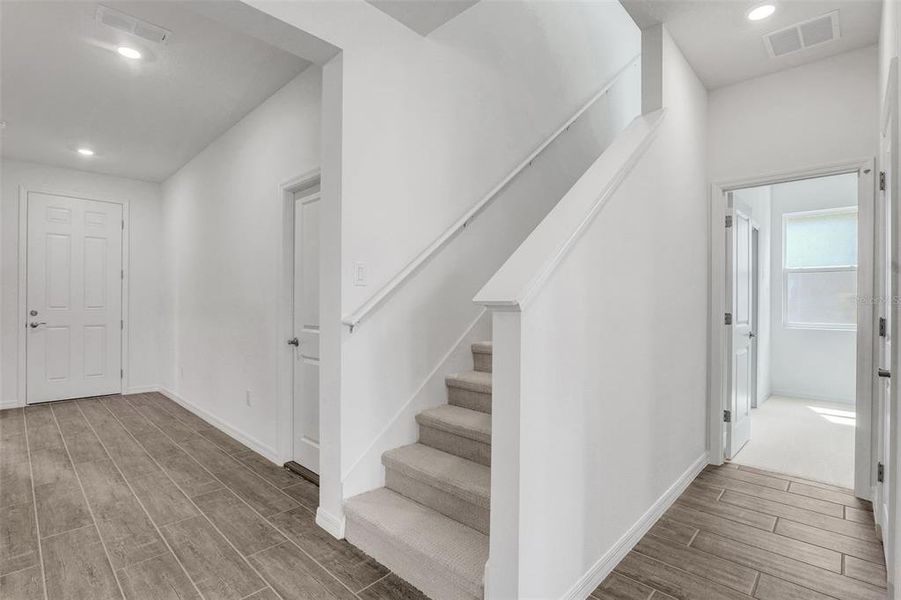 Spacious, unfurnished interior of a new home in Tuscan Hills, Dade City (Image 20).