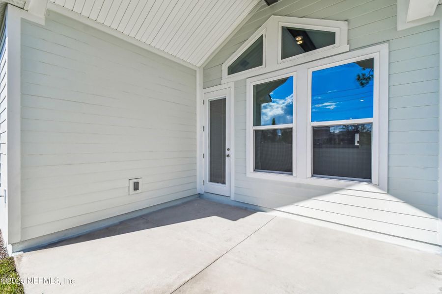 Exterior details and patio area of a home in Crosswinds 40’, Ponte Vedra (Image 3).