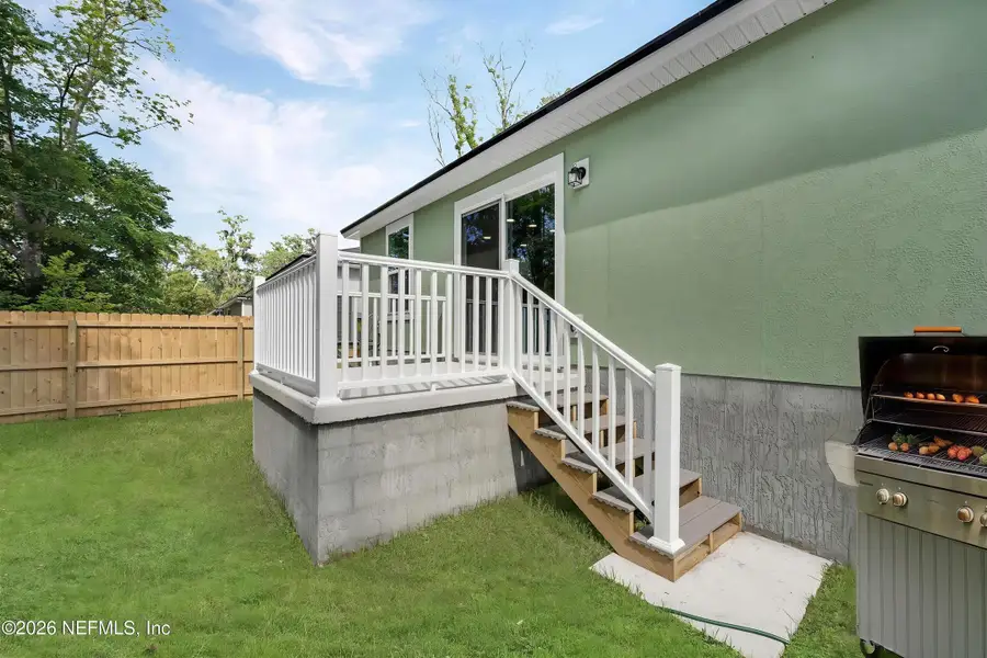 Exterior details and patio area of a home in , Jacksonville (Image 20).