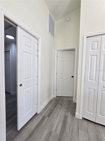 Spacious, unfurnished interior of a new home in , Ocala (Image 20).