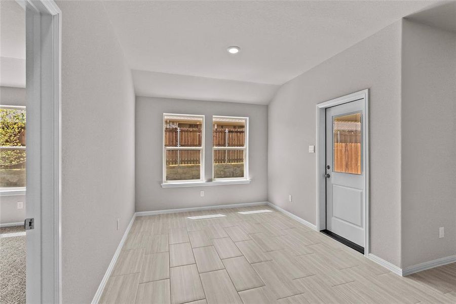 Spacious, unfurnished interior of a new home in Meadowbrook Estates, Cleburne (Image 26).