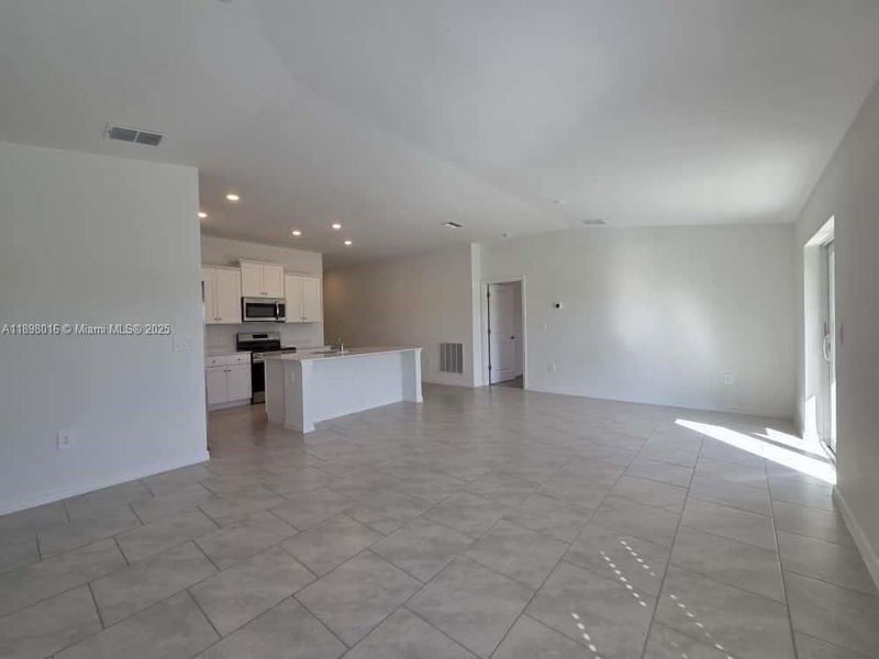 Image 13 of a home in . Image 13 of a home in .