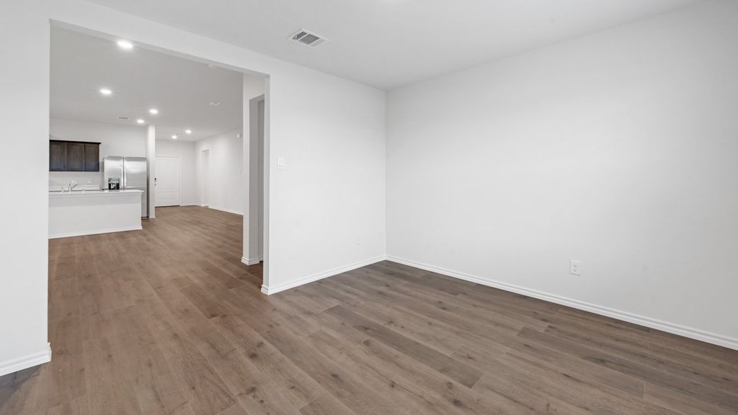 Spacious, unfurnished interior of a new home in Saddlebrook, Waxahachie (Image 14). Spacious, unfurnished interior of a new home in Saddlebrook, Waxahachie (Image 14).