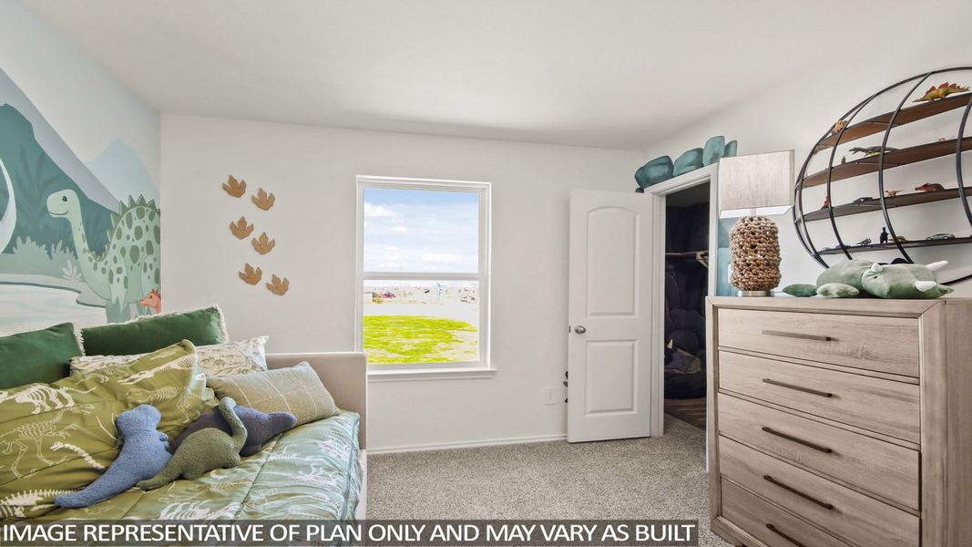 Representative furnished interior of a home built from the E40N (Horton-e) by D.R. Horton in Sunterra, Katy (Image 32).