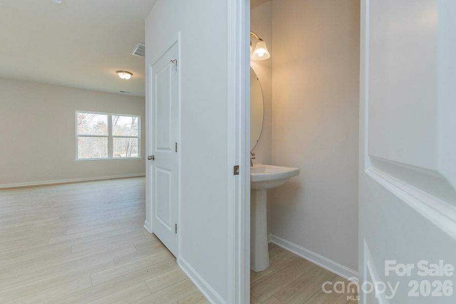 Spacious, unfurnished interior of a new home in Cedar Meadows, Monroe (Image 19).