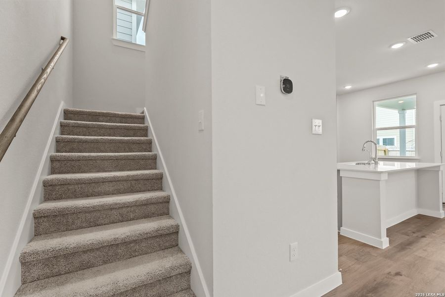 Spacious, unfurnished interior of a new home in Senna, Leon Valley (Image 18).