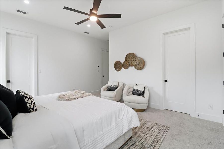 Furnished interior view inside a new home in , Dallas (Image 14).