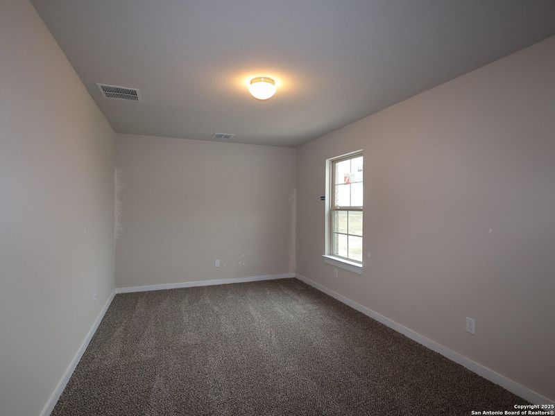 Spacious, unfurnished interior of a new home in Winding Brook, San Antonio (Image 19).