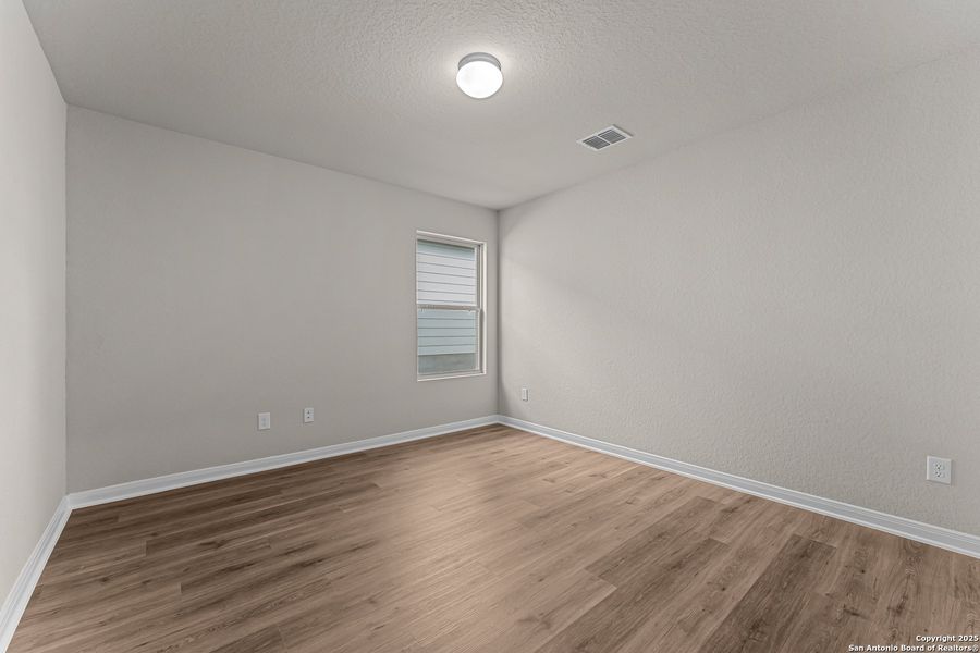 Spacious, unfurnished interior of a new home in Greenspoint Heights, Seguin (Image 26).
