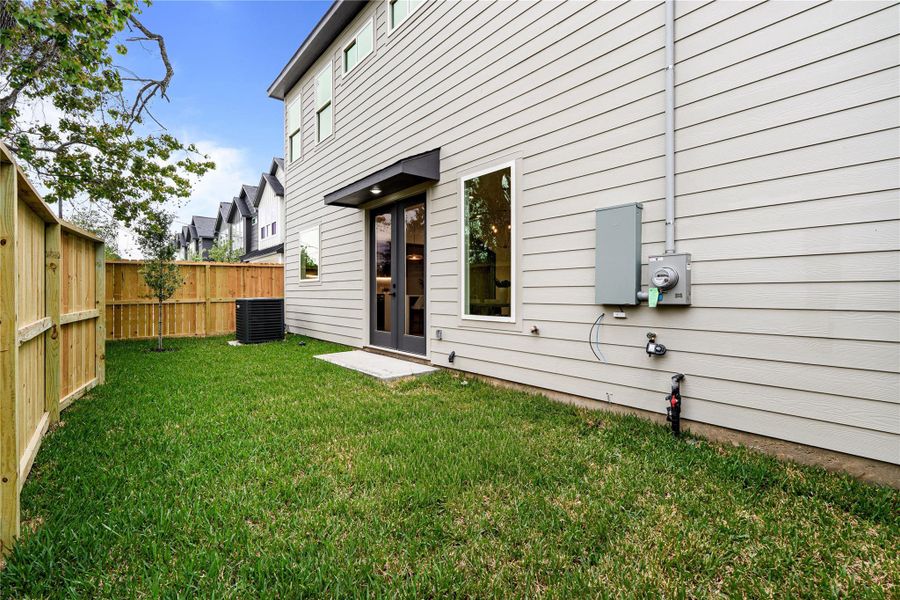 This is the model home's (7532) backyard