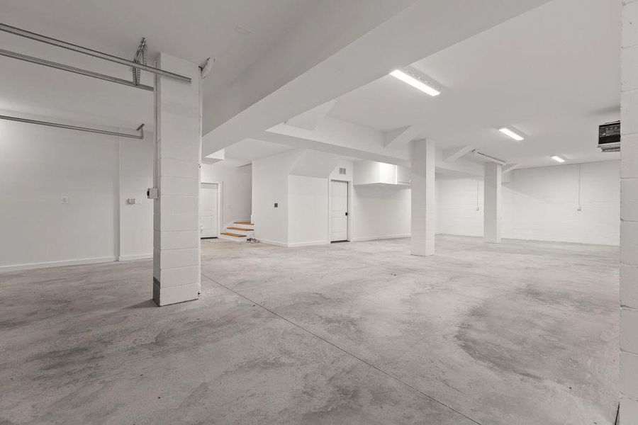 Spacious, unfurnished interior of a new home in , Seabrook Island (Image 22).