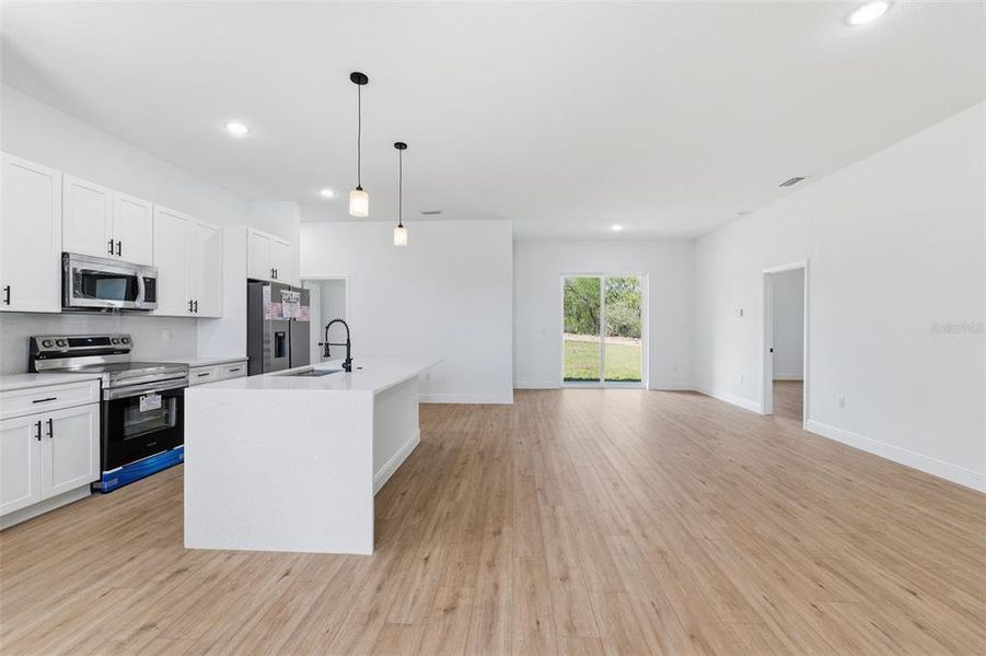 Spacious, unfurnished interior of a new home in , Ocala (Image 18).