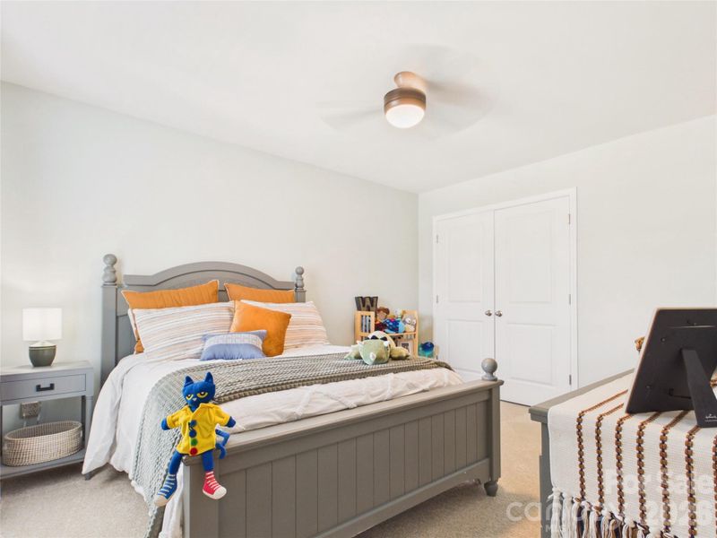 Guest room upper