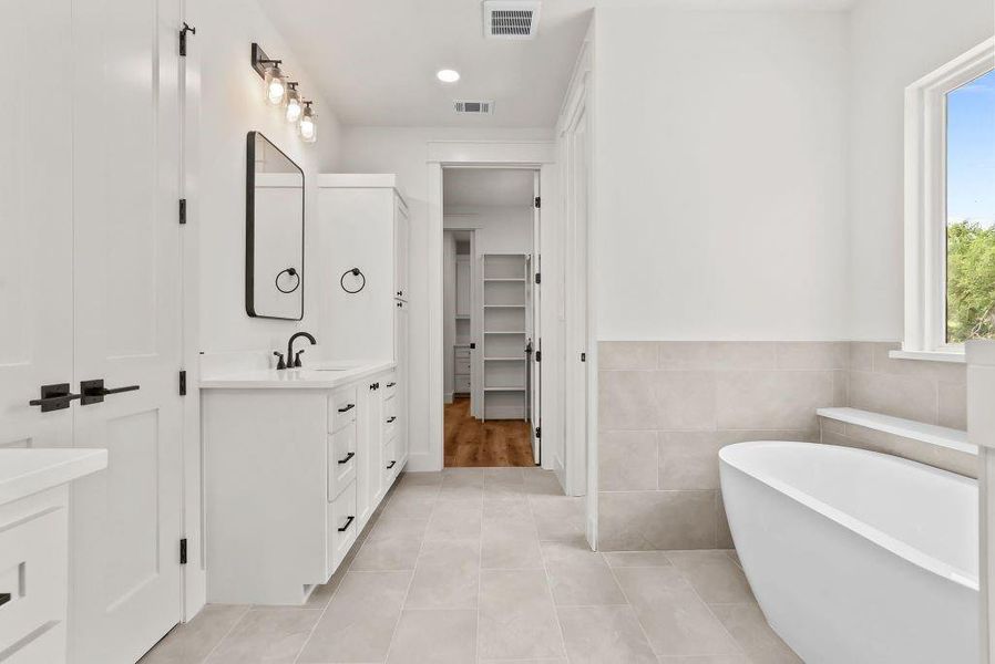 Furnished interior view inside a new home in , Weatherford (Image 11).