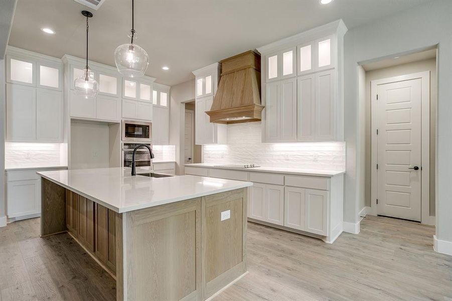 Furnished interior view inside a new home in Escondido Ranches, Poolville (Image 6). Furnished interior view inside a new home in Escondido Ranches, Poolville (Image 6).