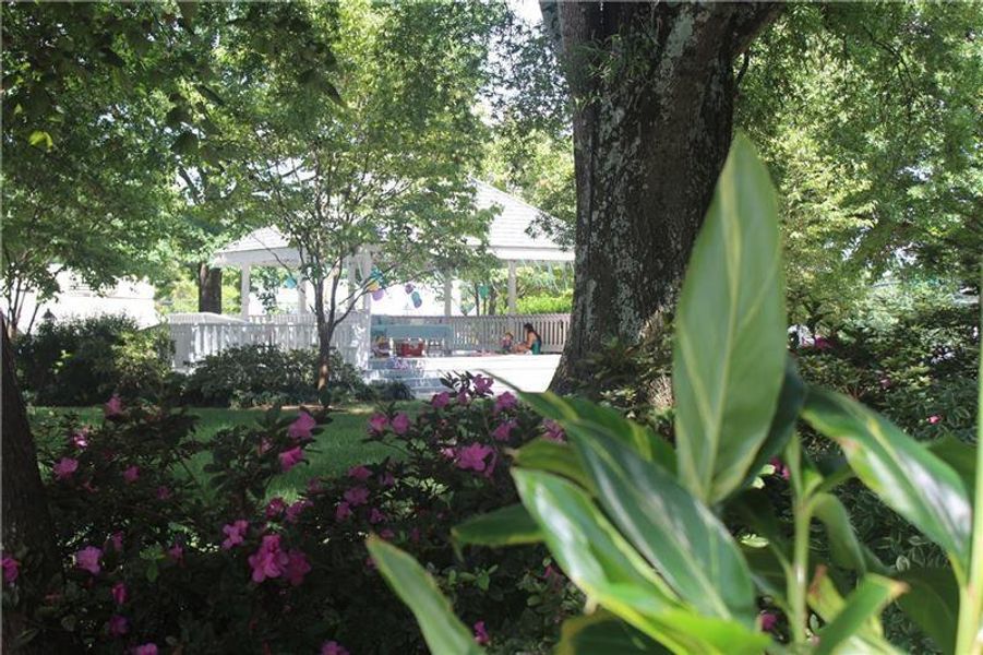 Natural landscape and outdoor views near in Roswell (Image 40). Natural landscape and outdoor views near in Roswell (Image 40).