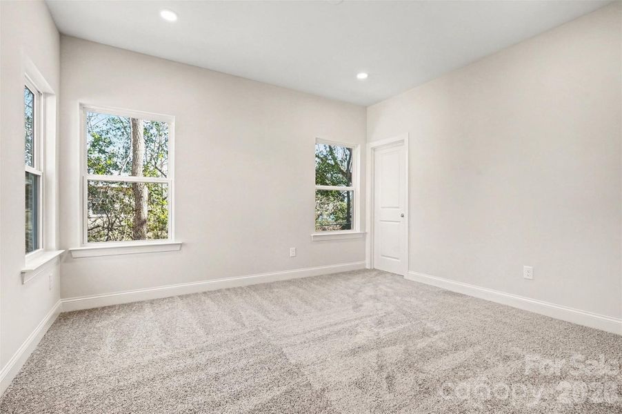 Spacious, unfurnished interior of a new home in , Monroe (Image 22).