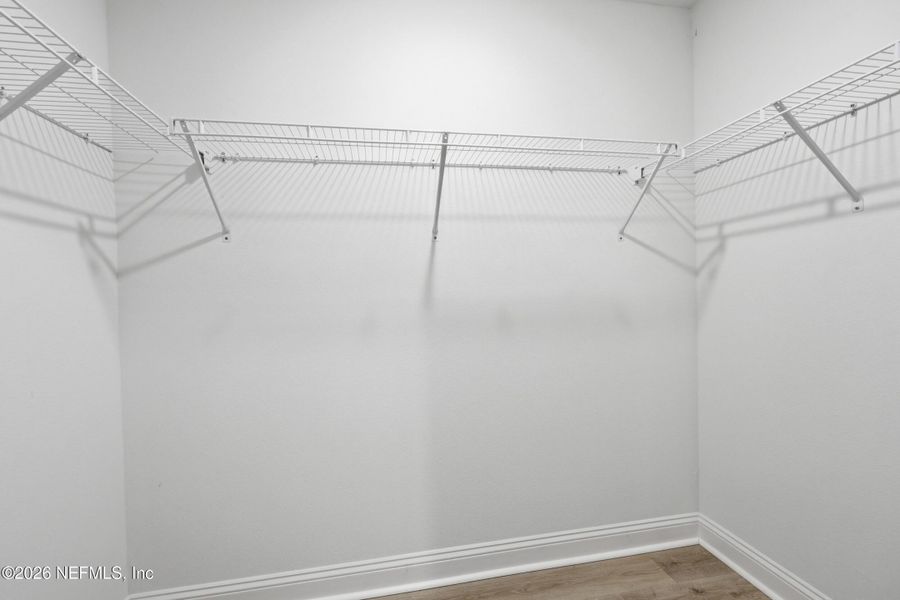 Spacious, unfurnished interior of a new home in Cross Creek, Green Cove Springs (Image 33).